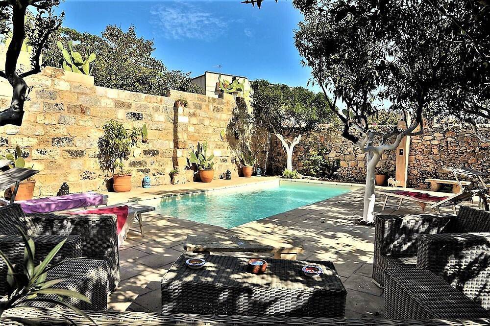 Salento 1700 Villa, Pool, in der Nähe von Meer, bietet eine intime und romantische Atmosphäre in Spongano, Lecce Provinz