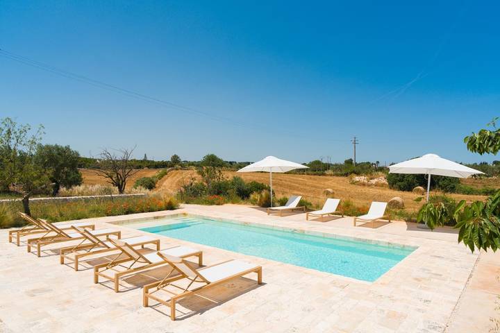 Agriturismo per 14 persone, con idromassaggio e giardino a Martina Franca