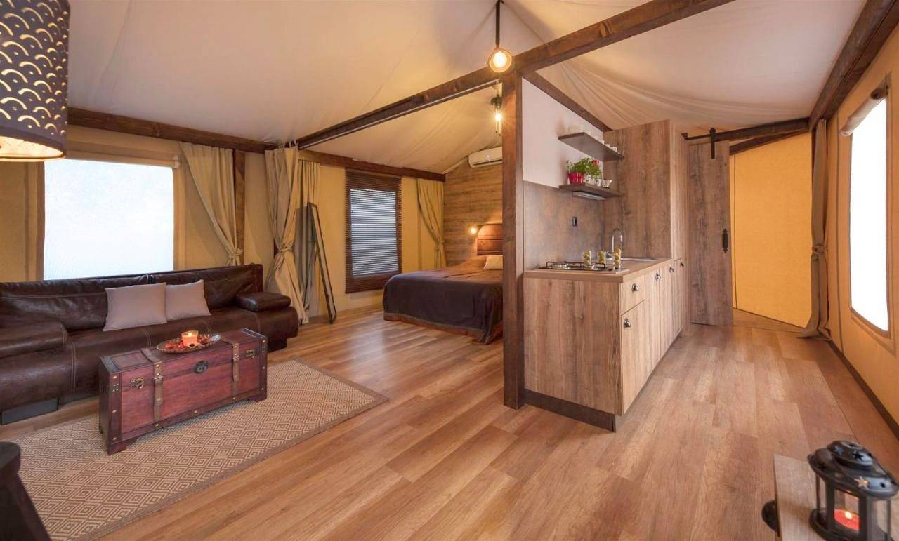 One Bedroom Glamping Tent Splendid Retreat in Novalja, Pag