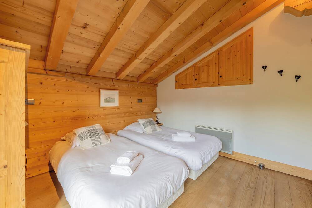 Luxury Chalet Pool & Jacuzzi near Megeve, Cordon, France in Sallanches, Pays du Mont-Blanc