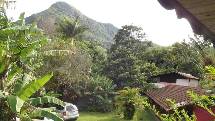Pousadas para 2 pessoas, com piscina e jardim e ainda vista em Nova Friburgo