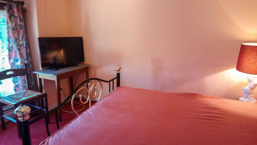 Gîte pour 6 personnes, avec jardin à Sengouagnet