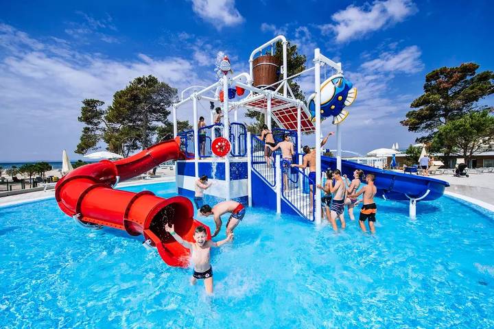 Bungalow für 7 Personen, mit Terrasse und Pool, mit Haustier in Dalmatien - 2