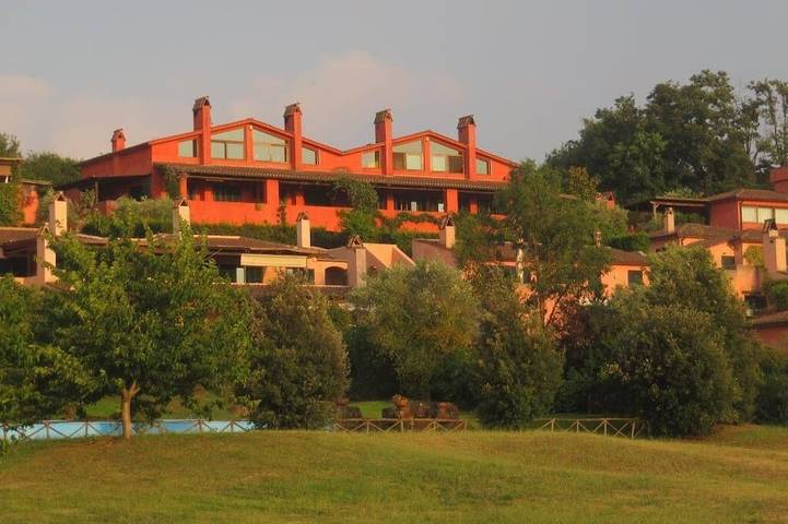 Ferienhaus für 10 Personen, mit Balkon und Garten sowie Pool