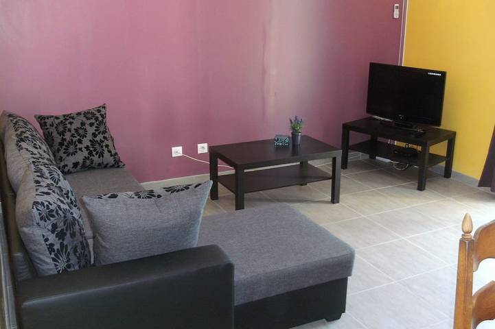 Gîte pour 8 personnes, avec piscine ainsi que jardin et balcon à Saint-Christol-lès-Alès - 4