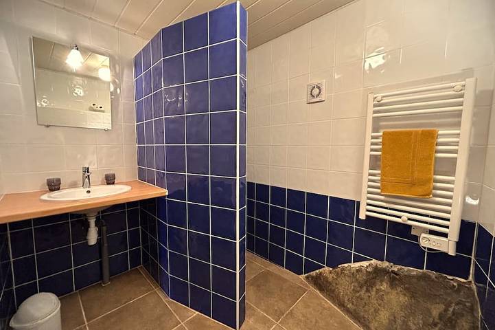Location de vacances pour 2 personnes, avec piscine ainsi que jacuzzi et jardin à Sablières - 4