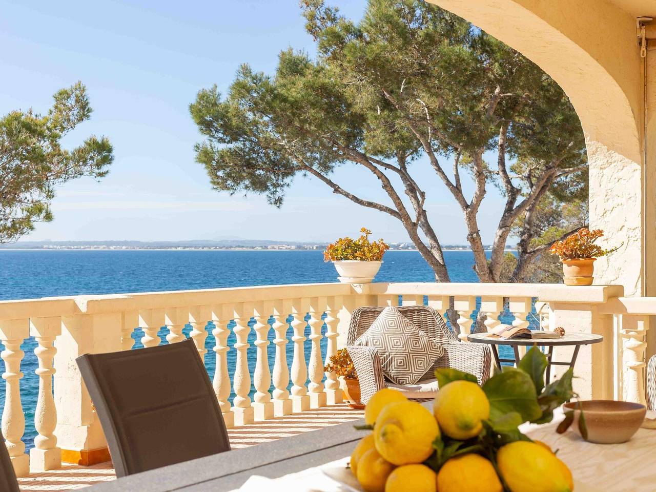 Far Alcanada - Espectacular villa frente al mar en Alcanada in Alcanada, Alcúdia