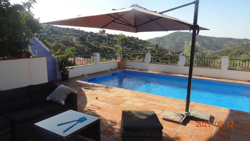 Chalet para 4 personas, con piscina además de vistas y jardín en Axarquía - 3