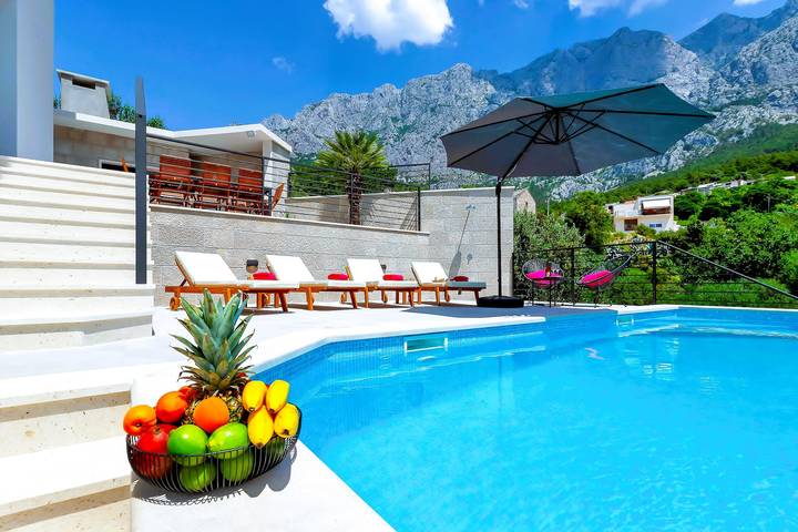 Villa mit pool für 8 Personen, mit Meerblick und Pool sowie Garten, mit Haustier in Makarska