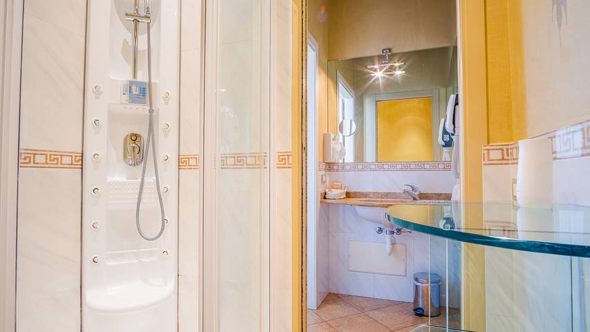 Albergo a gestione familiare per 2 persone in Centro Storico di Verona, Verona