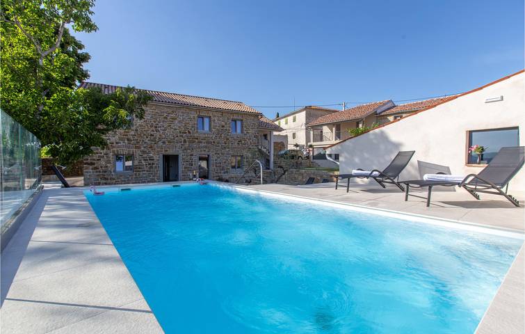 Ferienhaus für 14 Personen, mit Terrasse und Pool in Koper - 4