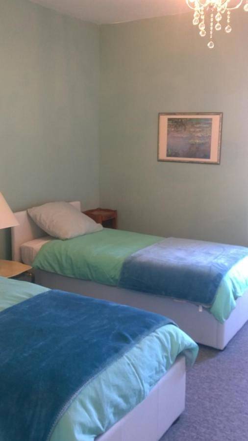 Location de vacances pour 2 personnes, avec jardin ainsi que vue et piscine, animaux acceptés à Chalais (Aquitaine) - 4