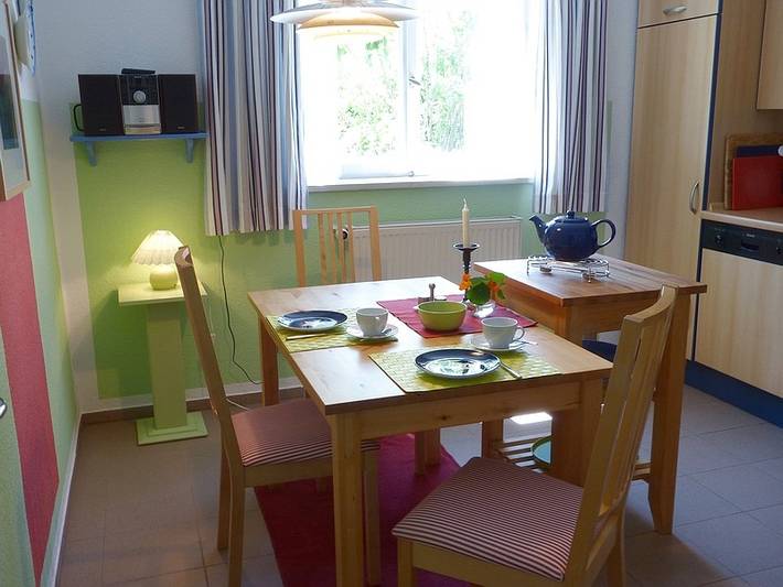 Ganze Ferienwohnung, Ferienwohnung Weiß-Blau - Ferienwohnung mit Bauerngarten und sep. Schlafzimmer, 50qm in Prien, Prien am Chiemsee