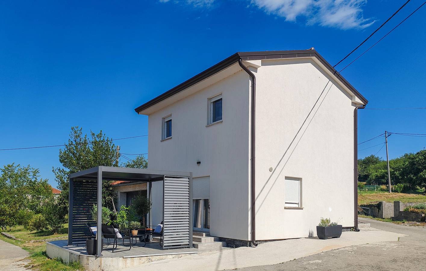 Gemütliche 100 m² große Wohnung mit Terrasse, WLAN und Parkplatz in Flussnähe in Buzet, Zentralistrien