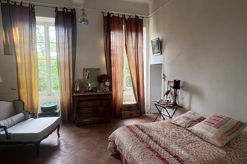 Entre Riviere Cathare Et Piscine: Chateau De Famille Authentique,Chic Et Boheme in Pieusse, Région de Limoux