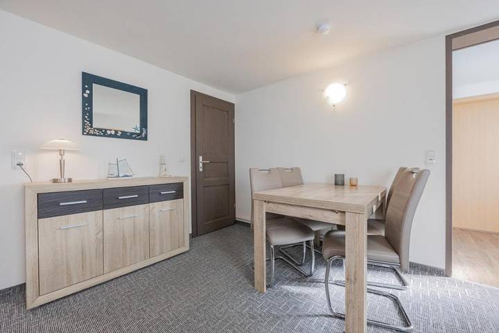 Ferienhaus für 2 Personen, mit Terrasse und Garten sowie Sauna und Ausblick in Zirkow - 4