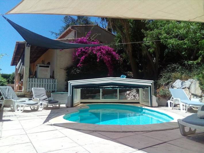 Villa für 6 Personen, mit Balkon und Terrasse sowie Garten und Pool