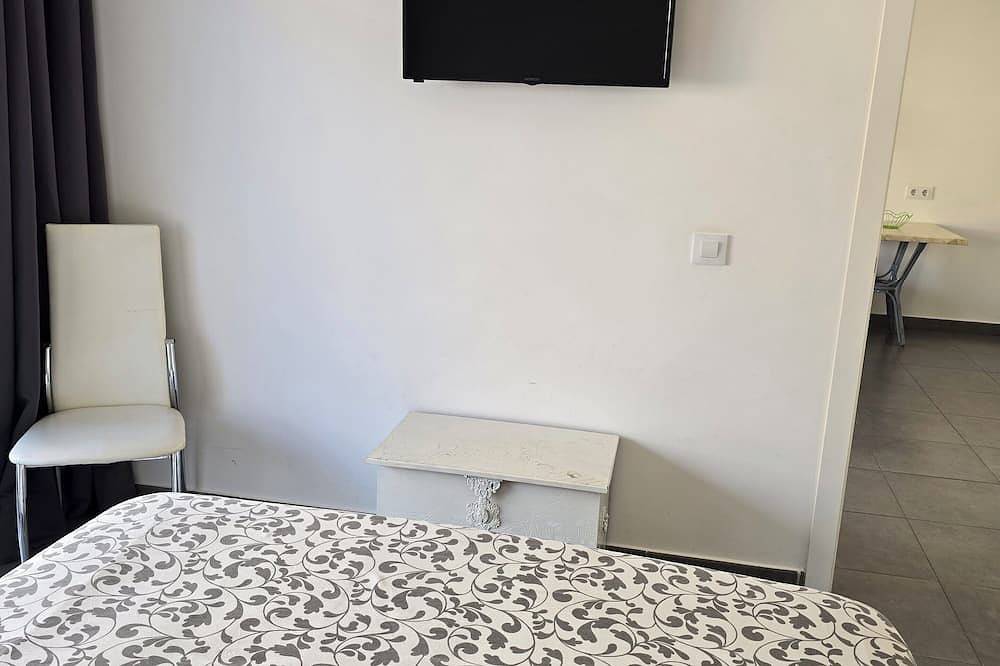 Entire apartment, 2-bedroom apartment air-conditioned Free Wifi Mareverde in San Eugenio Alto, Adeje
