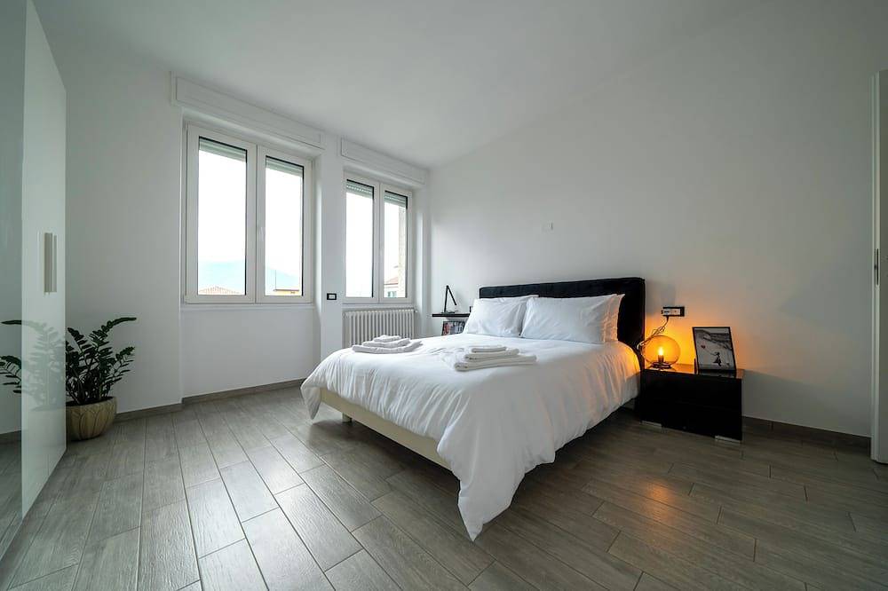 Ganze Wohnung, Honey House - Lake and Mountain View in Luino, Comune di Luino