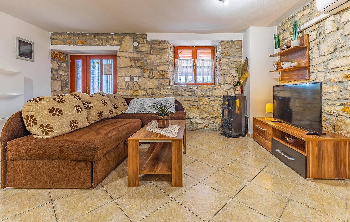 Ferienhaus für 5 Personen mit Terrasse in Peruski, Südküste Istrien