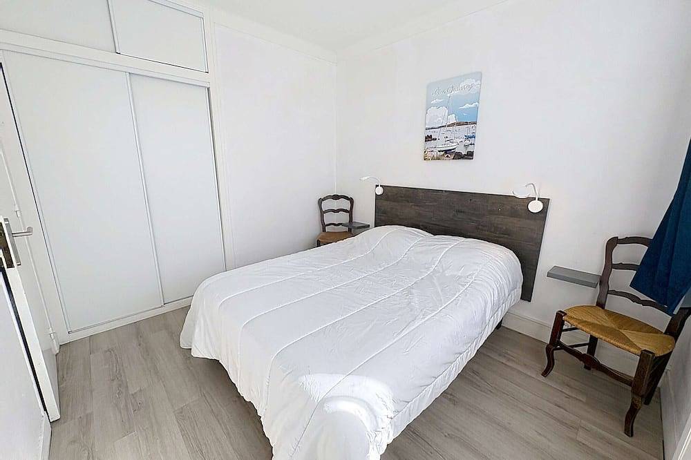 Gemütliches Ferienhaus mit Garten, 150m zum Strand, 2 Sz, Terrasse, nahe Jullouville Geschäfte in Jullouville, Côte de la Déroute