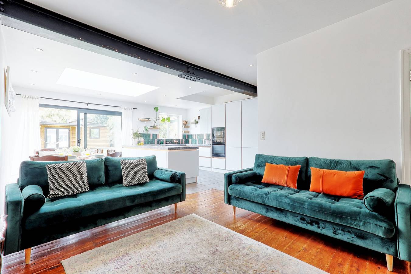 Spacious 4-Bedroom Home Near Station & Seafront - Pass the Keys in Southend-on-Sea, Este de Inglaterra