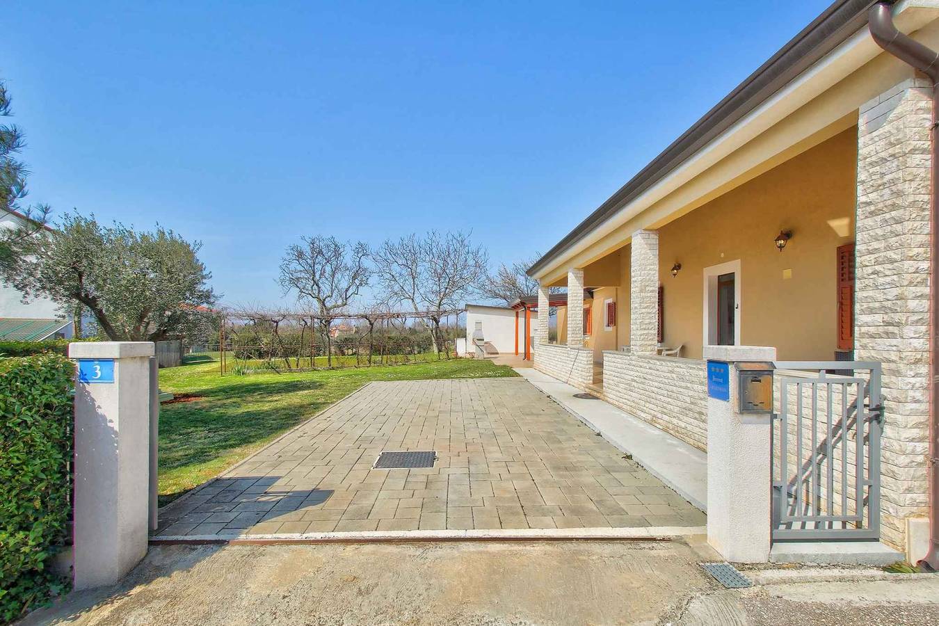 Ganze Ferienwohnung, Ferienwohnung mit Klimaanlage und Internet  in Zambratija, Umag und Umgebung