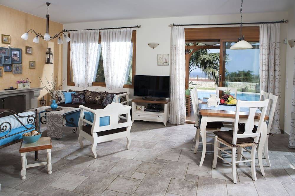 Private Villa mit beheiztem Pool und Meerblick in Koutouloufari, Limenas Chersonisou