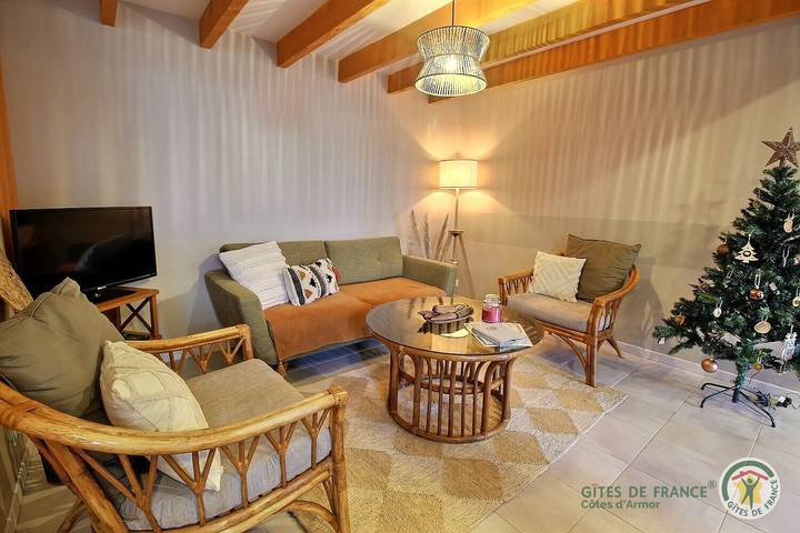 Gîte pour 4 personnes, avec jardin à Langoat - 3