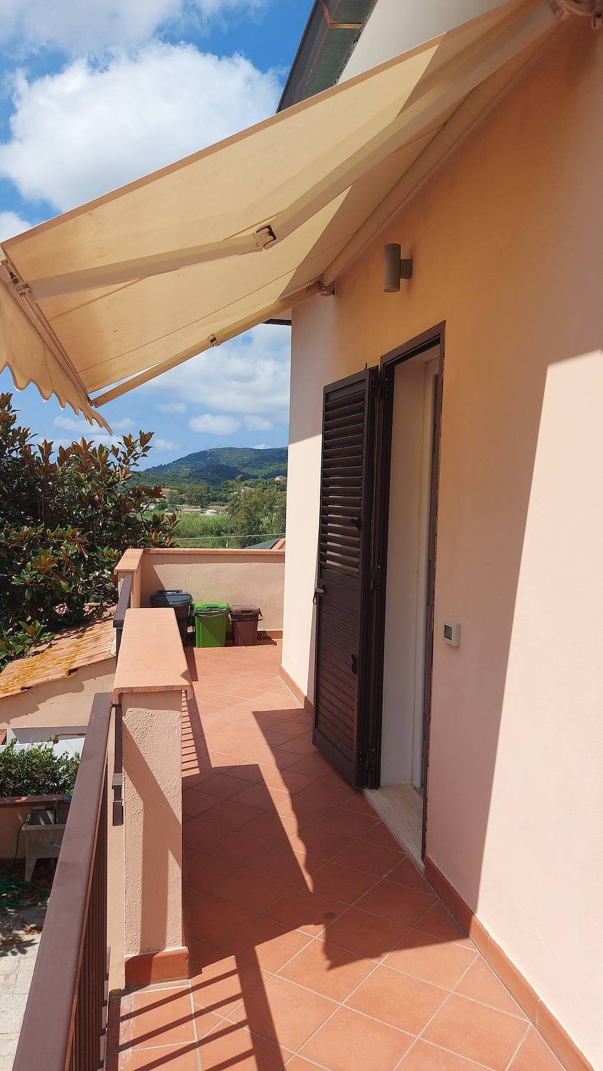 Appartement entier, Appartement 'Casa Vacanza Condominio La Magnolia' avec vue montagne, balcon et climatisation in Campo nell'Elba, Archipel toscan