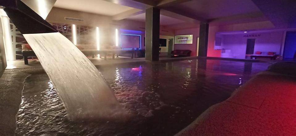 Hotel per 4 persone, con sauna e piscina nonché giardino e idromassaggio - 1