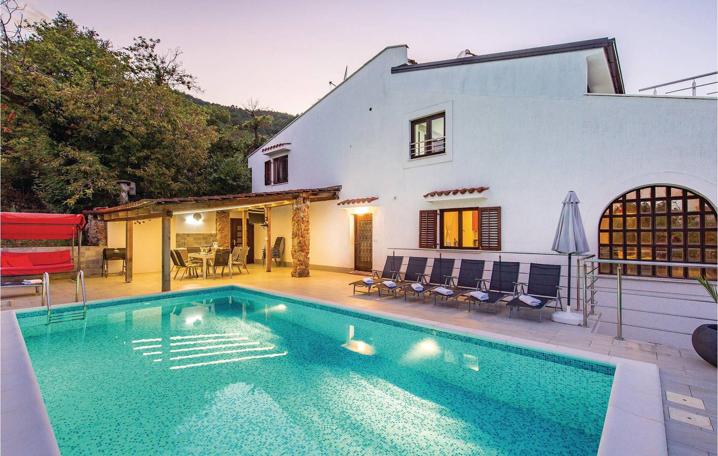 Gemütliche 2-Zimmer-Wohnung mit Pool, WLAN und Zugang zum Strand! in Lovran, Primorje-Gorski Kotar