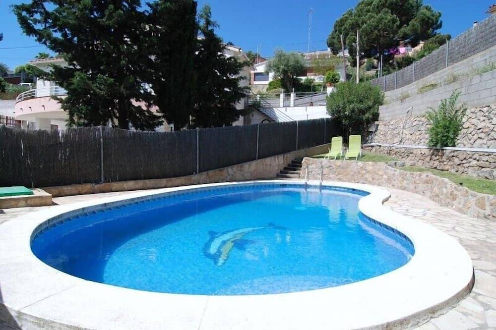 Club Villamar - Gemütliche Villa für 11 Personen,privatem Pool uind Grill, nur 3 Fahrminuten vom ... in Santa Susanna, Costa del Maresme