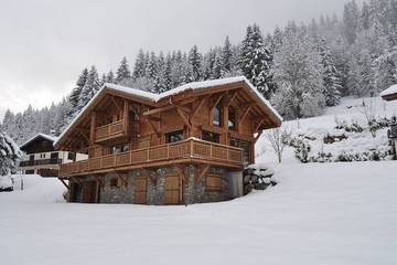 Maison de campagne pour 14 personnes, avec balcon ainsi que jardin et jacuzzi à Essert-Romand