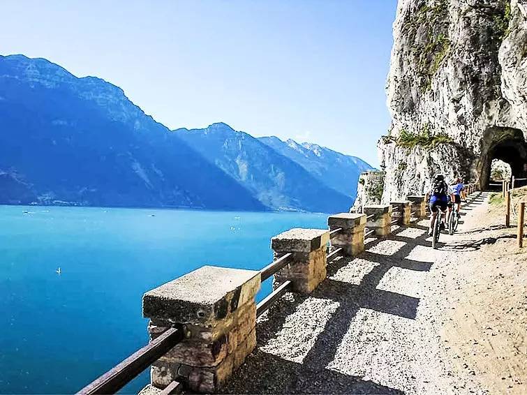 Appartement entier, 2 Pièces 3 Personnes in Riva del Garda, Montagnes autour du lac de Garde