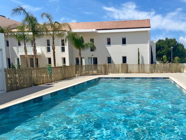 Gîte pour 2 personnes, avec bassin pour enfant et piscine, animaux acceptés à Roquefort-la-Bédoule - 2