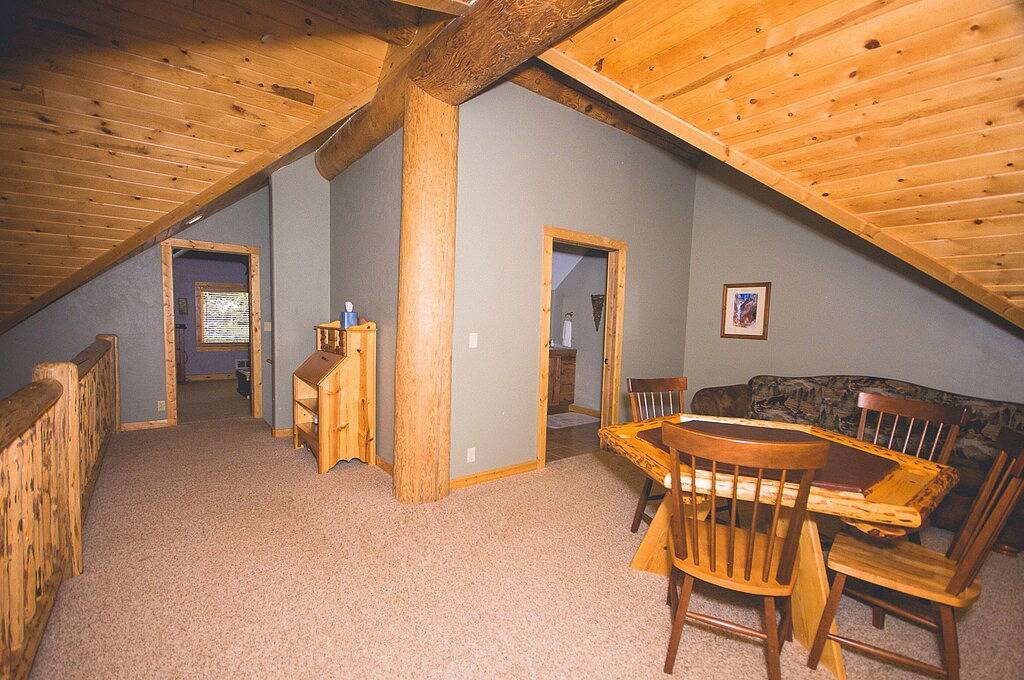 Log Cabin for 12 Guests in Island Park, Fremont County (ID)