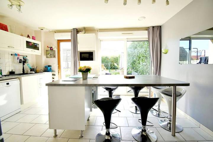 Location de vacances pour 9 personnes, avec Terrasse et Jardin dans Ézy-sur-Eure