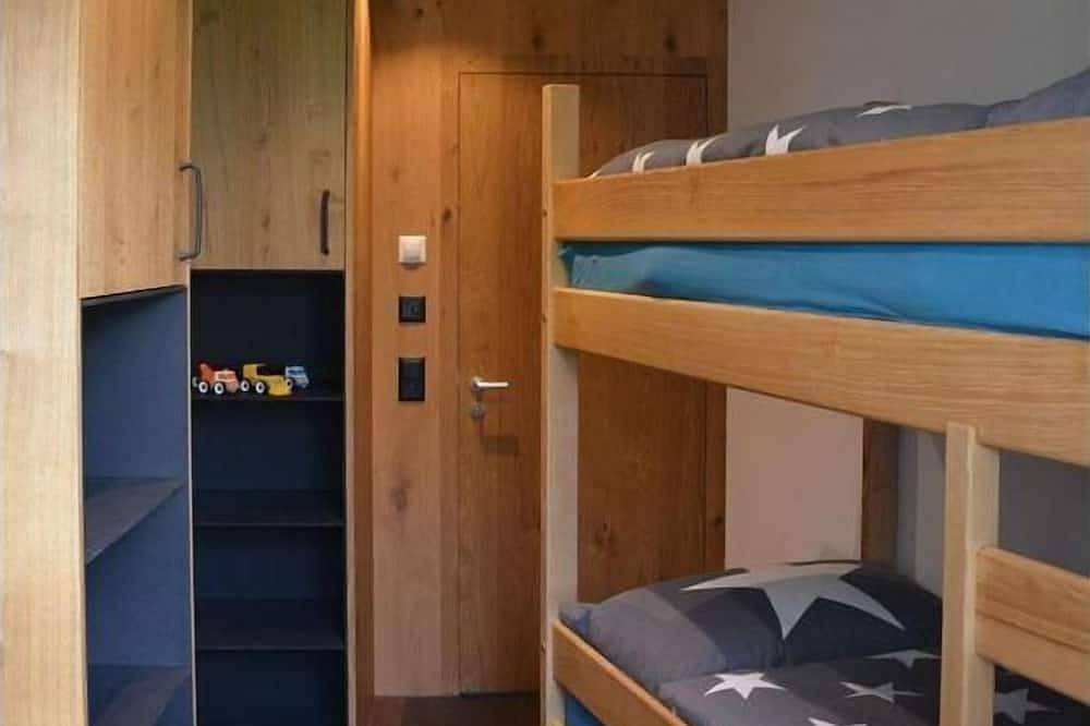 Ganze Wohnung, Ferien Falera, 3.5 Zimmer-Ferienwohnung für 4 Pers in Falera, Flims Laax Falera