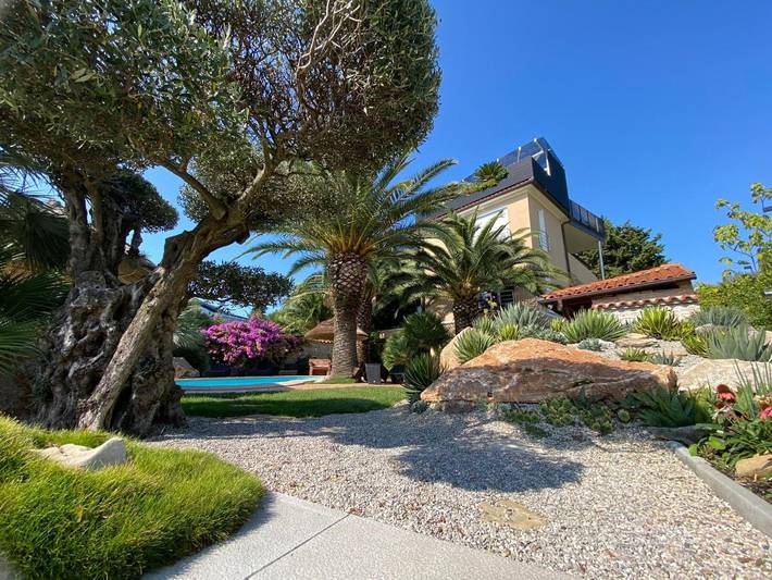 Apartamento de vacaciones para 5 personas, con jardín además de piscina y jacuzzi - 1