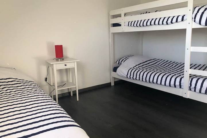 All Comfort family home, terrace and garden 2 km from Anse du Guesclin in Saint-Coulomb, Saint-Malo region