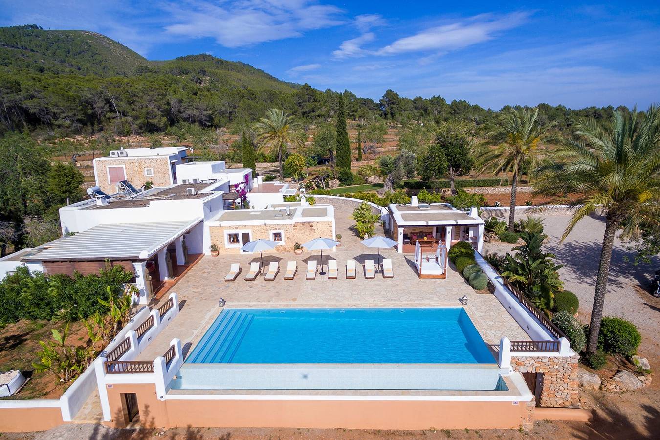 Villa 'Pep Den Sitges' mit Bergblick, Wlan und Klimaanlage in St Llorenc de Balafia, Sant Joan de Labritja