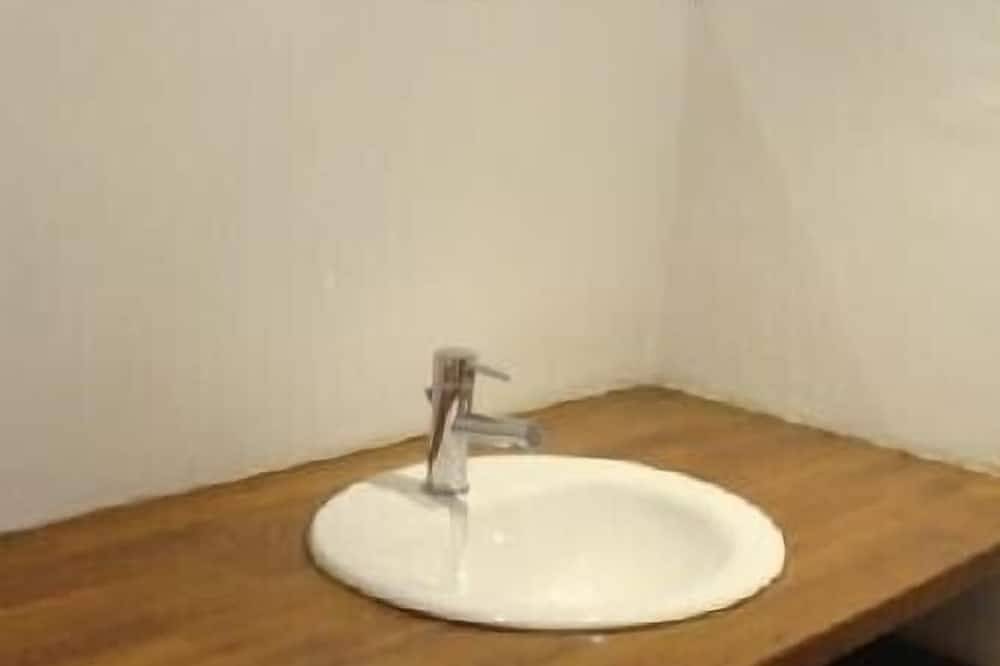 Entire apartment, Independent studio rental Hyeres For 2 Persons (In House) Setting Bucolic in Hyeres, Parc national Port-Cros