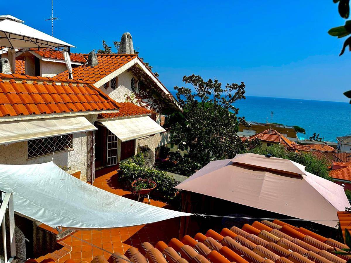Mad di Mare di Arte Dormire in Celle Ligure, Riviera di Ponente