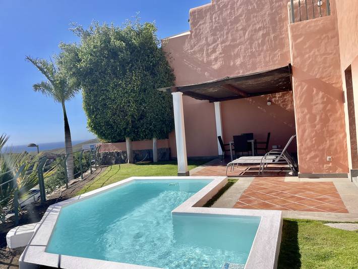 Villa für 4 Personen, mit Terrasse und Ausblick sowie Pool und Garten in Salobre