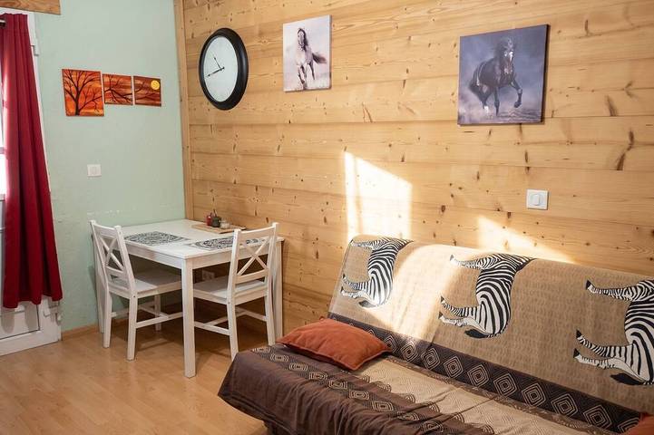 Location de vacances pour 4 personnes, avec jacuzzi et balcon, animaux acceptés à Bézaudun-sur-Bîne
