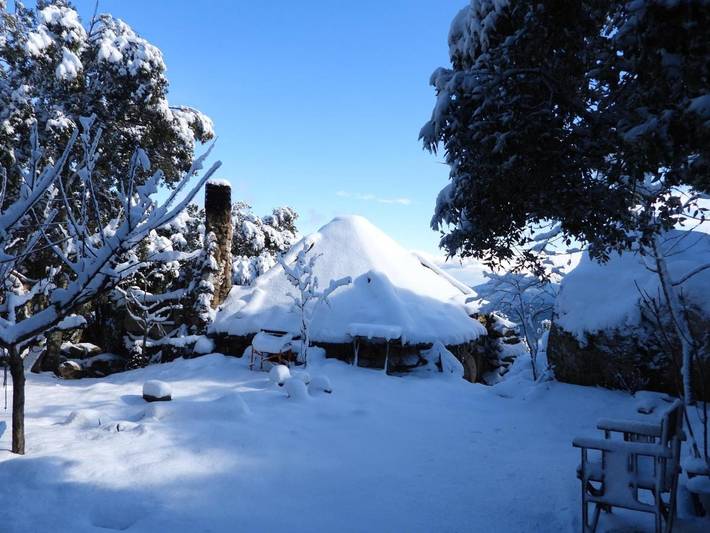 Chalet per 4 persone, con giardino e panorama, con animali domestici in Sardegna