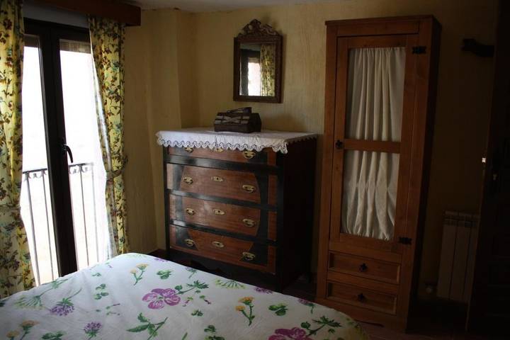 Casa rural para 14 personas, con vistas y balcón en La Alcarria - 2