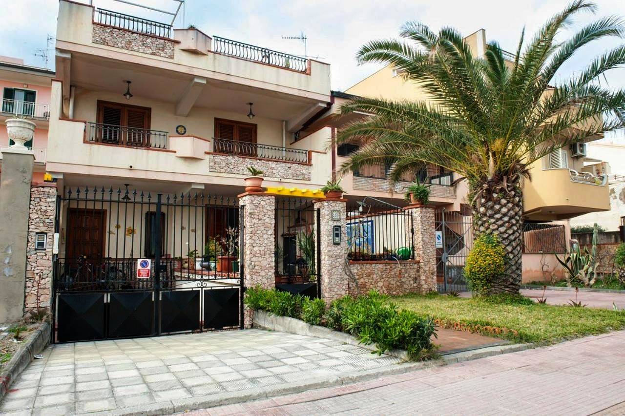 Colapesce in Santa Teresa di Riva, Provincia di Messina