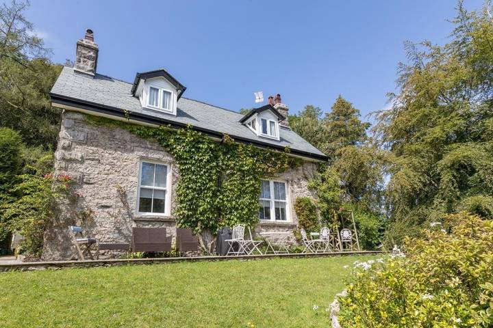 Holiday rental for 8 people, with Hot tub and Terrace as well as Garden in Grange-over-Sands